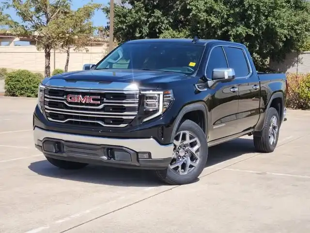 2022 GMC Sierra SLT 2WD Crew Cab Short Box's photo