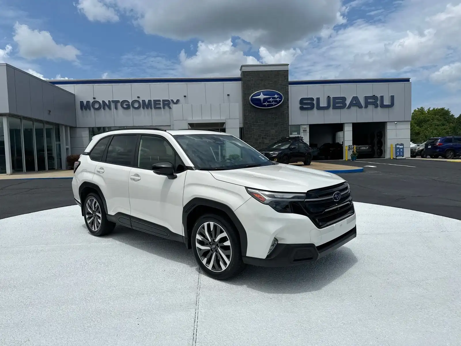 2025 Subaru Forester Touring's photo