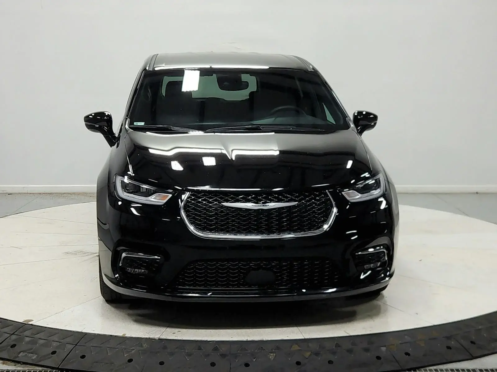 2025 Chrysler Pacifica Select photo 3