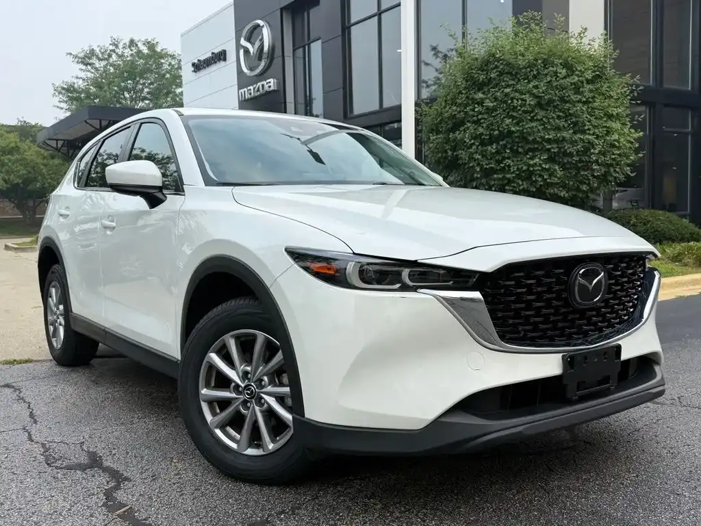 2023 Mazda CX-5 S Preferred package Auto AWD's photo