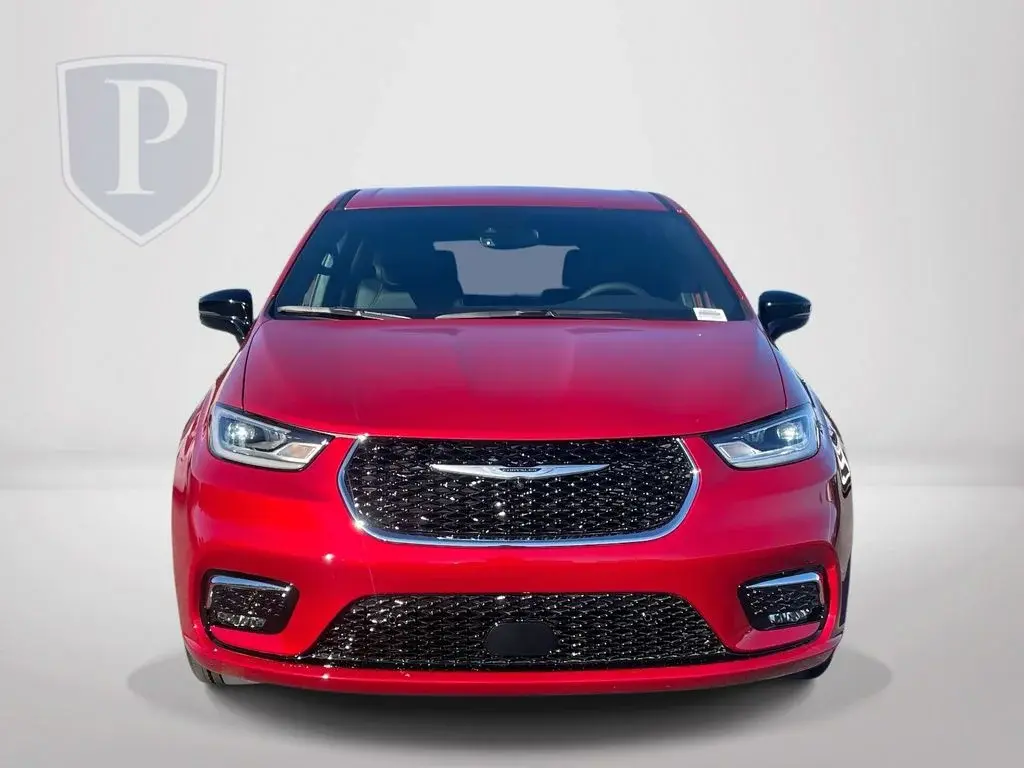 2026 Chrysler Pacifica Select photo 3