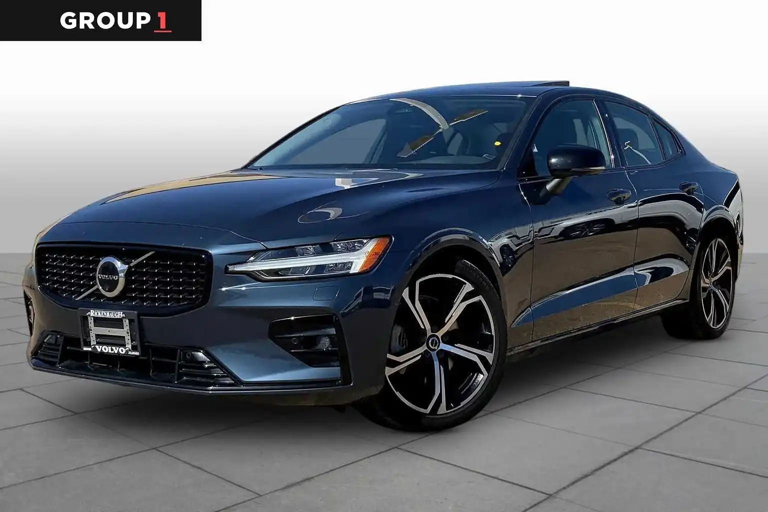 2023 Volvo S60 B5 Plus Dark Theme AWD's photo