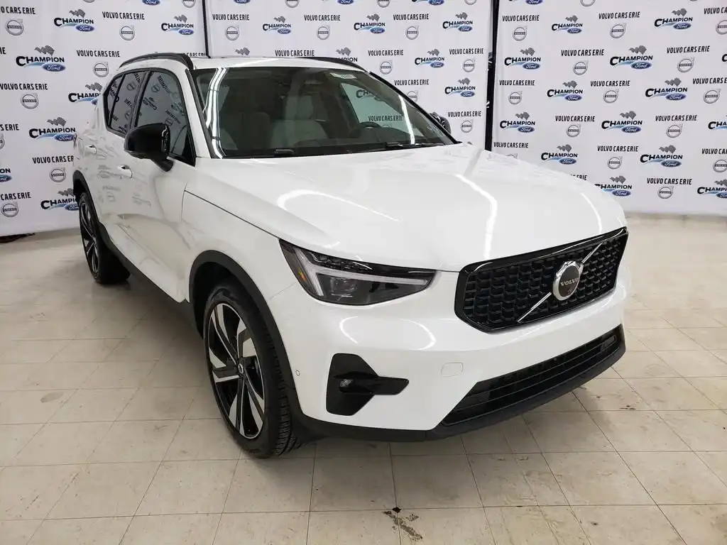 2026 Volvo XC40 B5 Ultra Dark AWD's photo