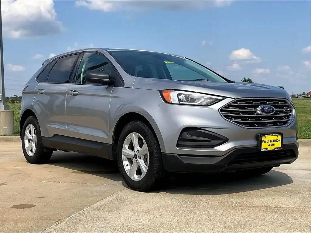 2021 Ford Edge SE's photo