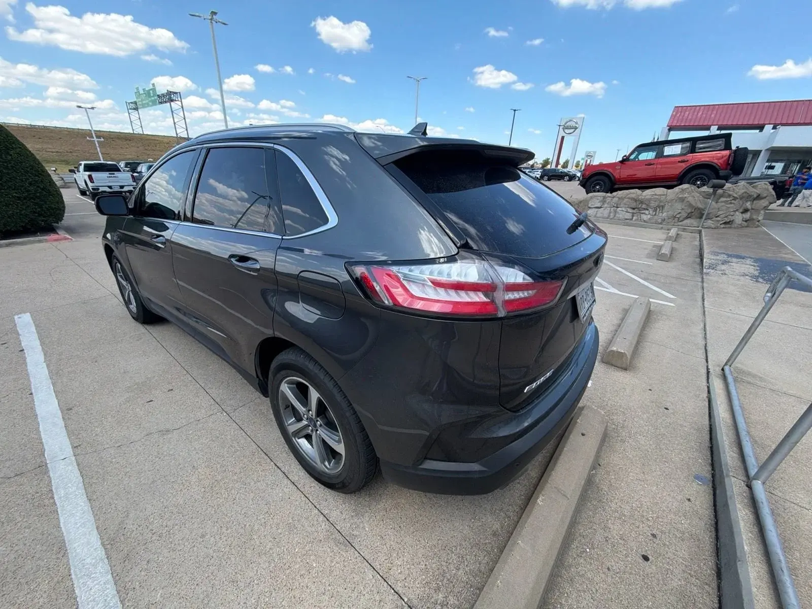 2020 Ford Edge SEL photo 3