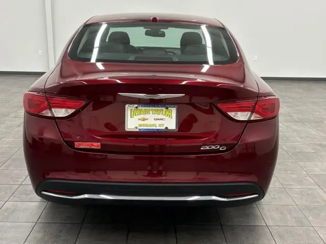 2015 Chrysler 200 C photo 3