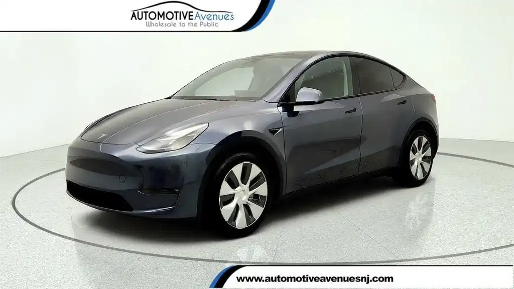 2023 Tesla Model Y Long Range Dual Motor All-Wheel Drive's photo