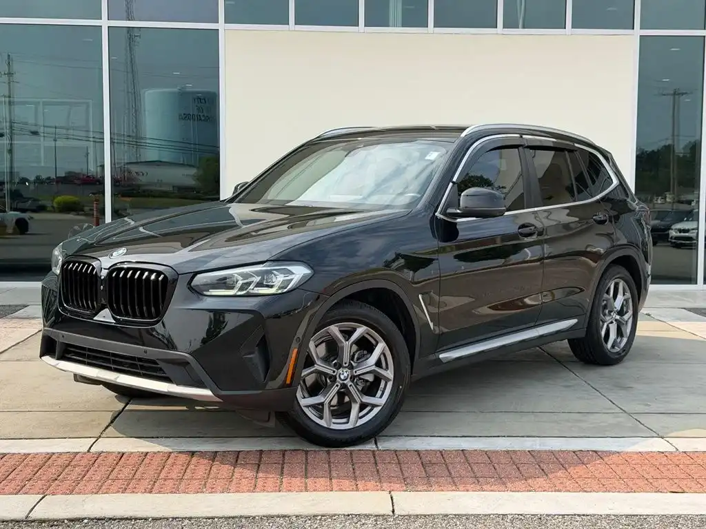 2023 BMW X3 sDrive30i's photo