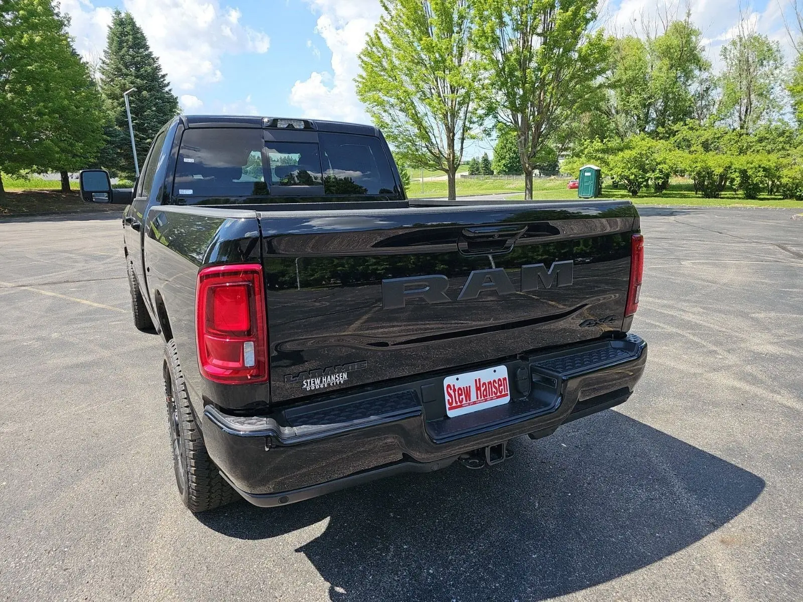 2026 RAM 2500 Laramie 4WD Crew Cab SWB photo 3