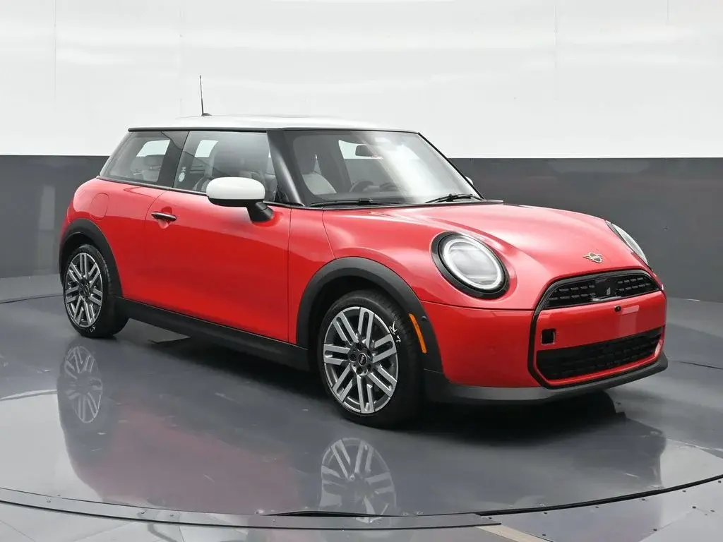 2026 MINI Hardtop Pre-Owned 2026 MINI Cooper photo 4