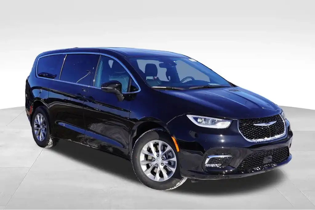 2026 Chrysler Pacifica Select AWD's photo