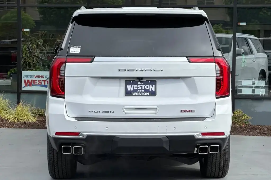 2025 GMC Yukon Denali AWD photo 5