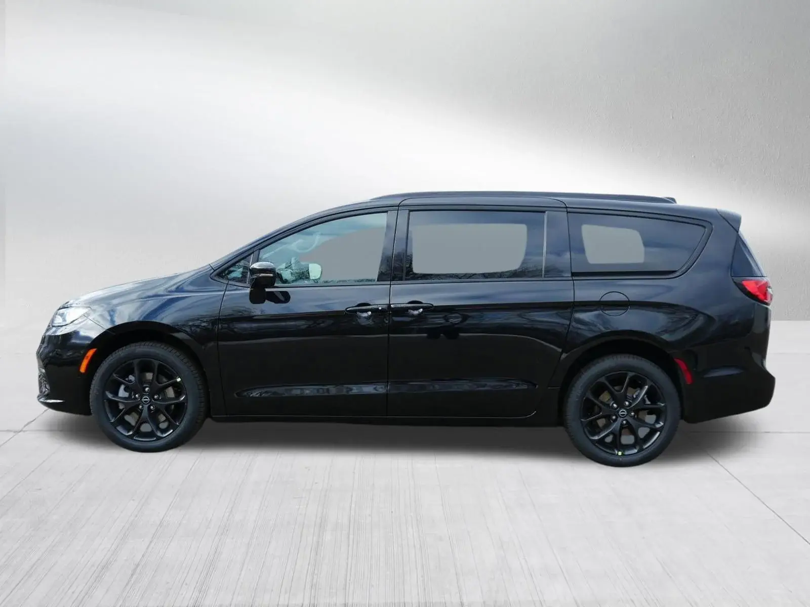 2026 Chrysler Pacifica Select AWD photo 4