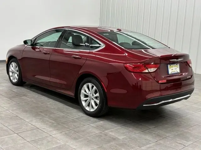 2015 Chrysler 200 C photo 4