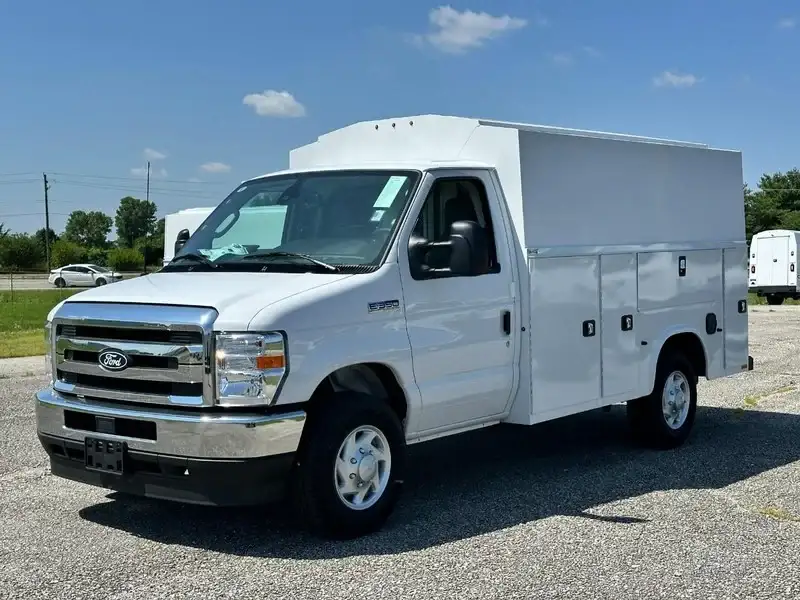 2027 Ford E-Series SRW E-350 Super Duty 138 in WB's photo