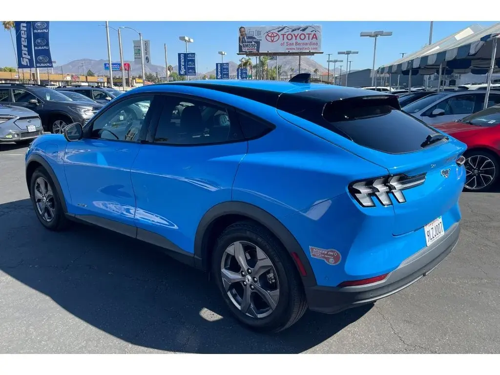 2023 Ford Mustang-Mach-e Select photo 3