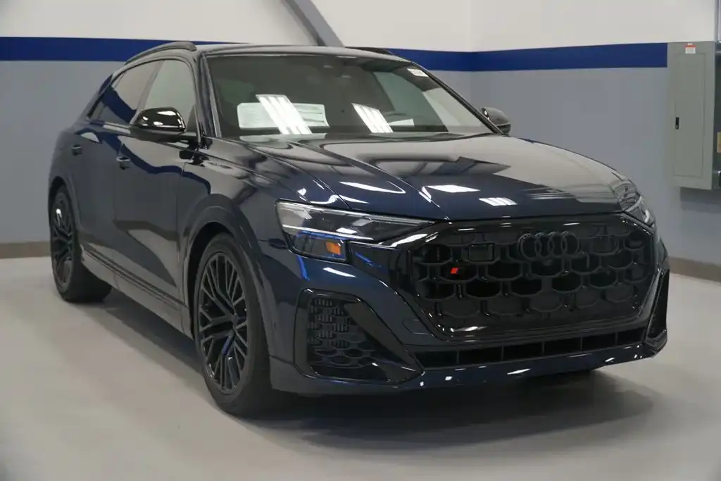 2026 Audi SQ8 Premium Plus quattro's photo