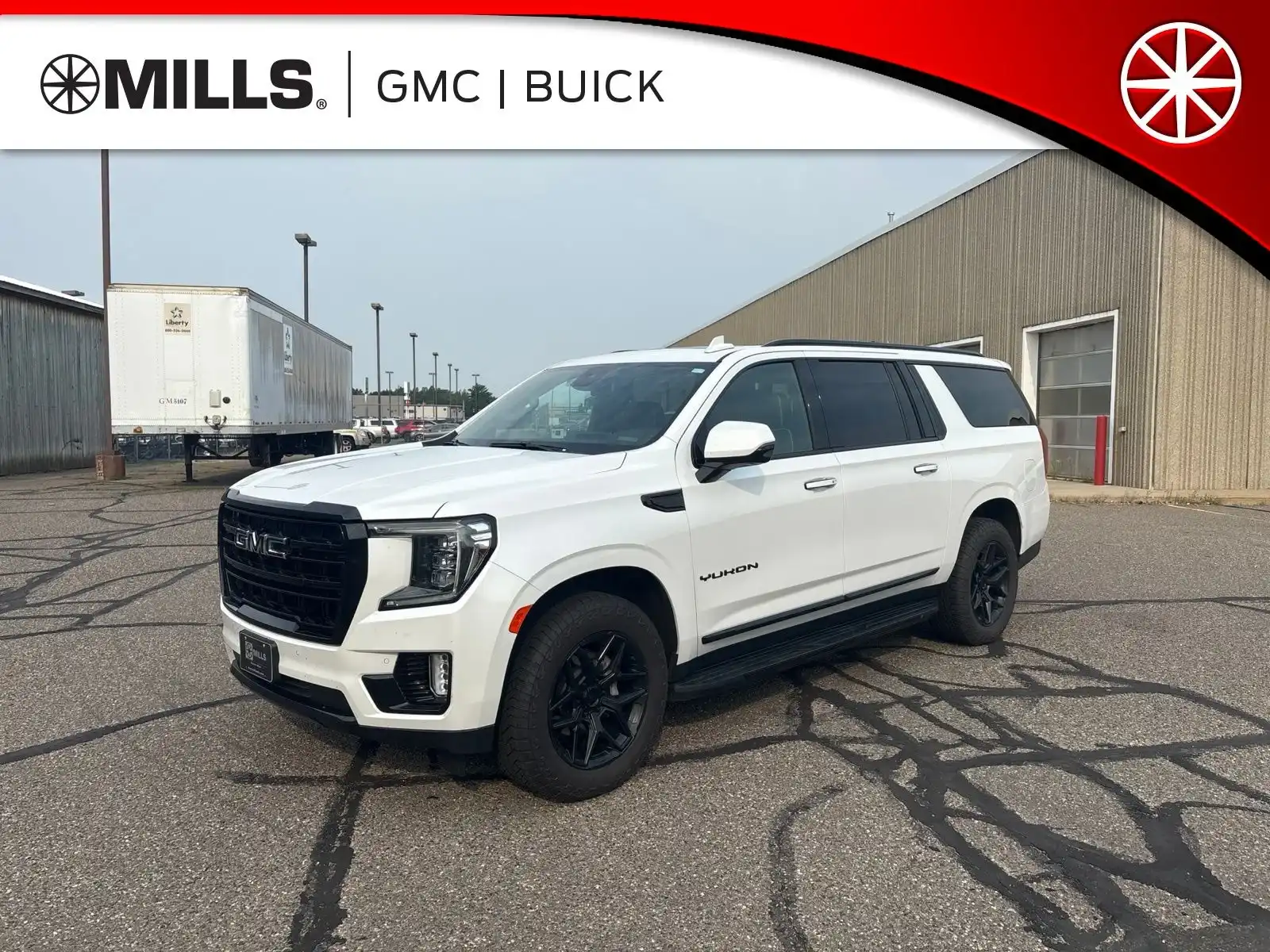 2023 GMC Yukon 4WD SLT's photo