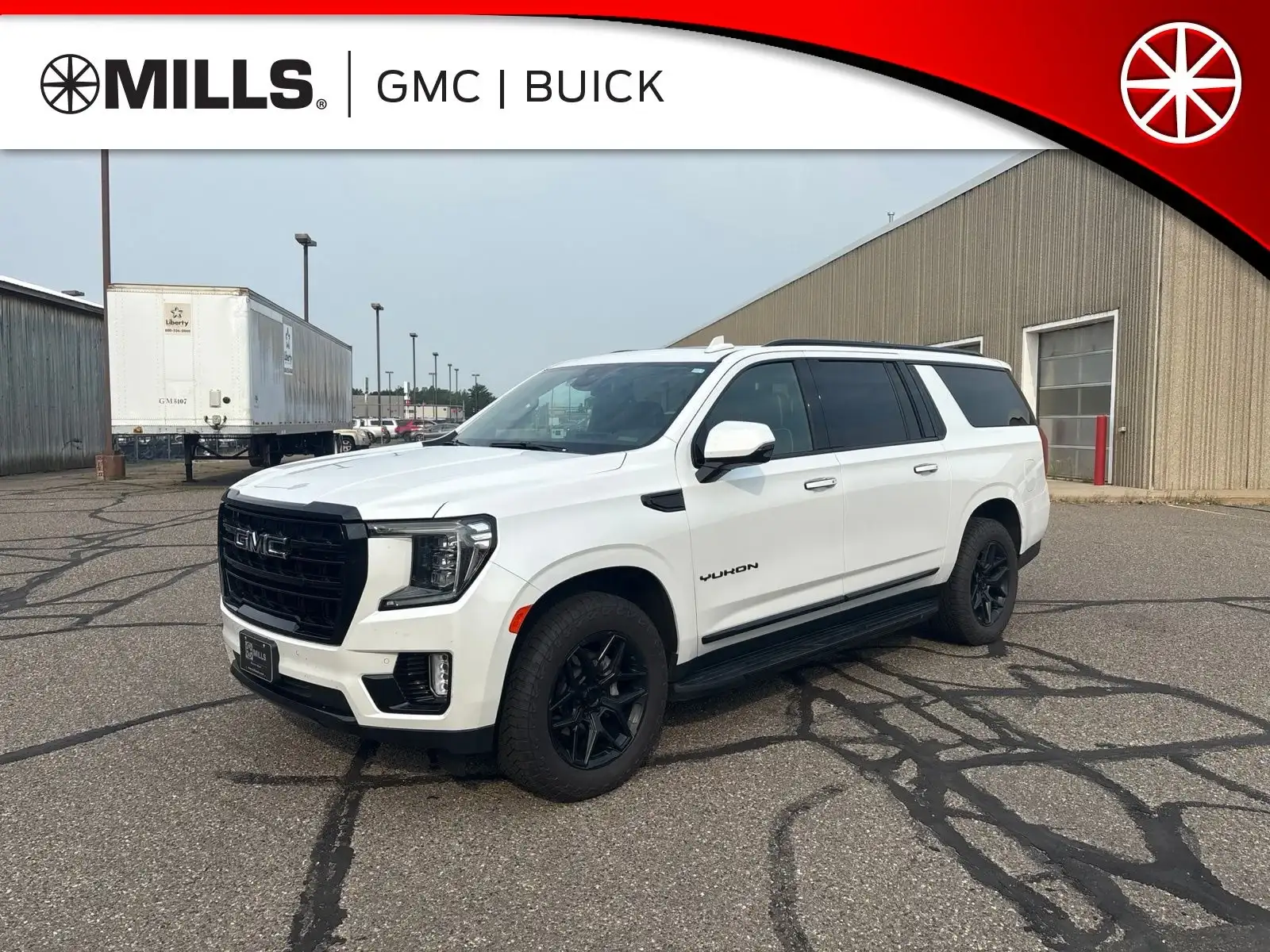 2023 GMC Yukon 4WD SLT's photo