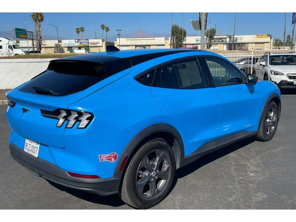 2023 Ford Mustang-Mach-e Select photo 5