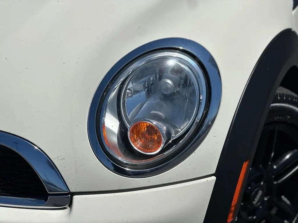 2015 MINI Cooper S photo 3