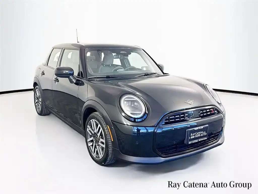 2026 MINI Hardtop Cooper S's photo