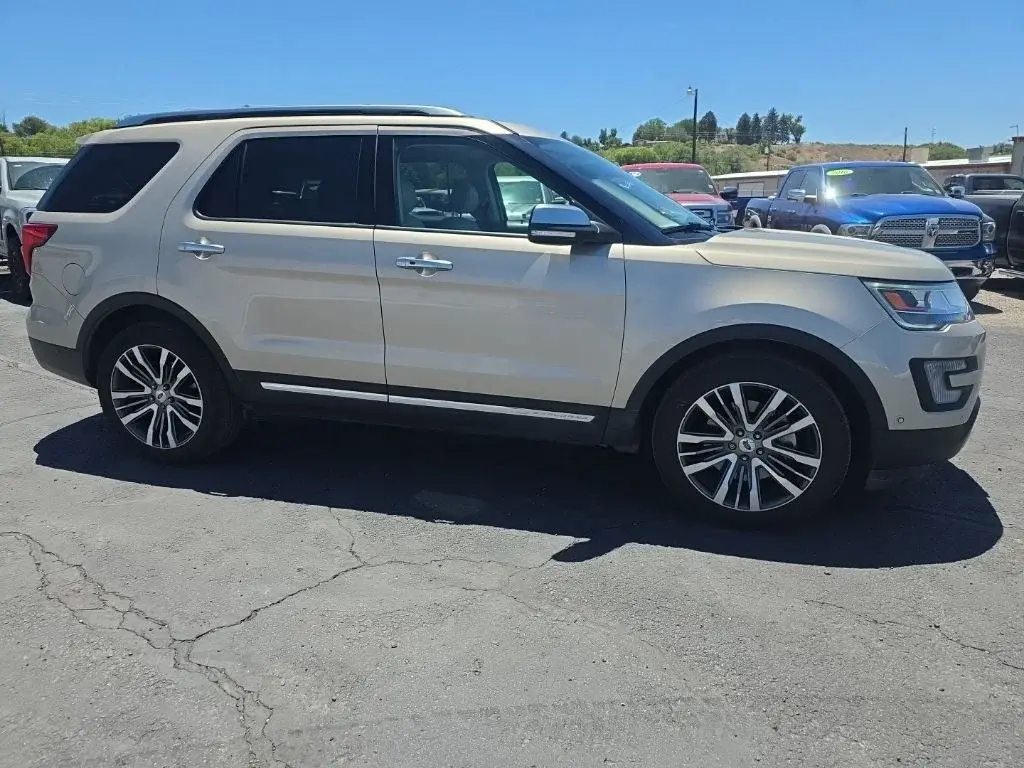 2017 Ford Explorer Platinum 4WD photo 5