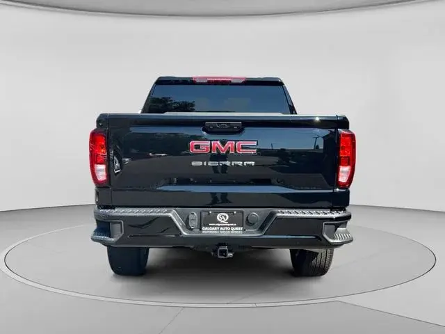 2025 GMC Sierra Pro 4WD Crew Cab Short Box photo 4