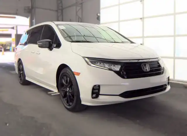 2023 Honda Odyssey SPORT's photo