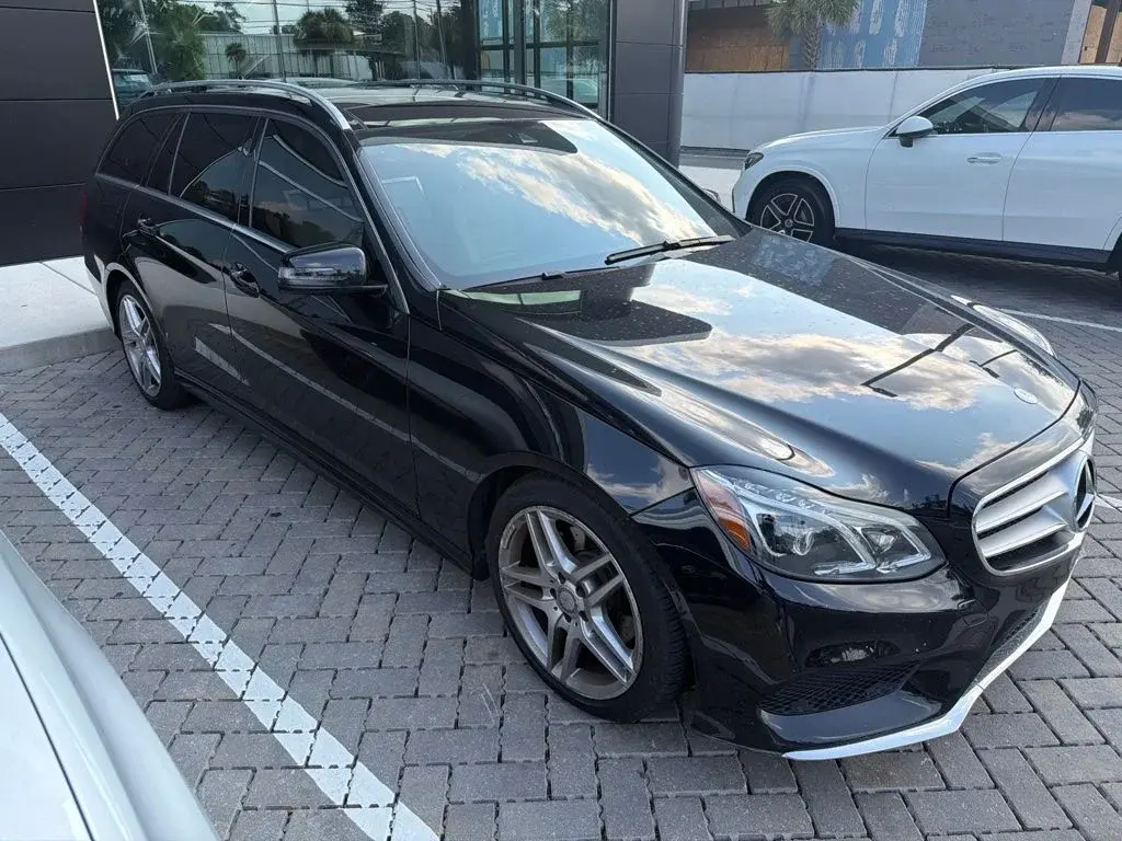 2016 Mercedes-Benz E-Class E350 Luxury 4MATIC photo 3