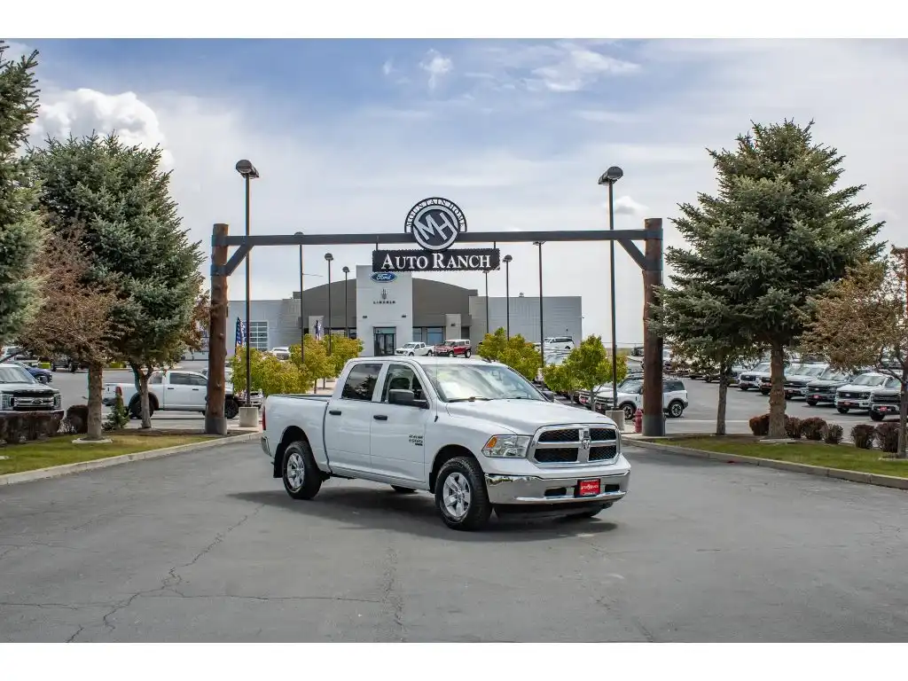 2023 RAM 1500 Classic SLT 4x4 Crew Cab 5'7's photo