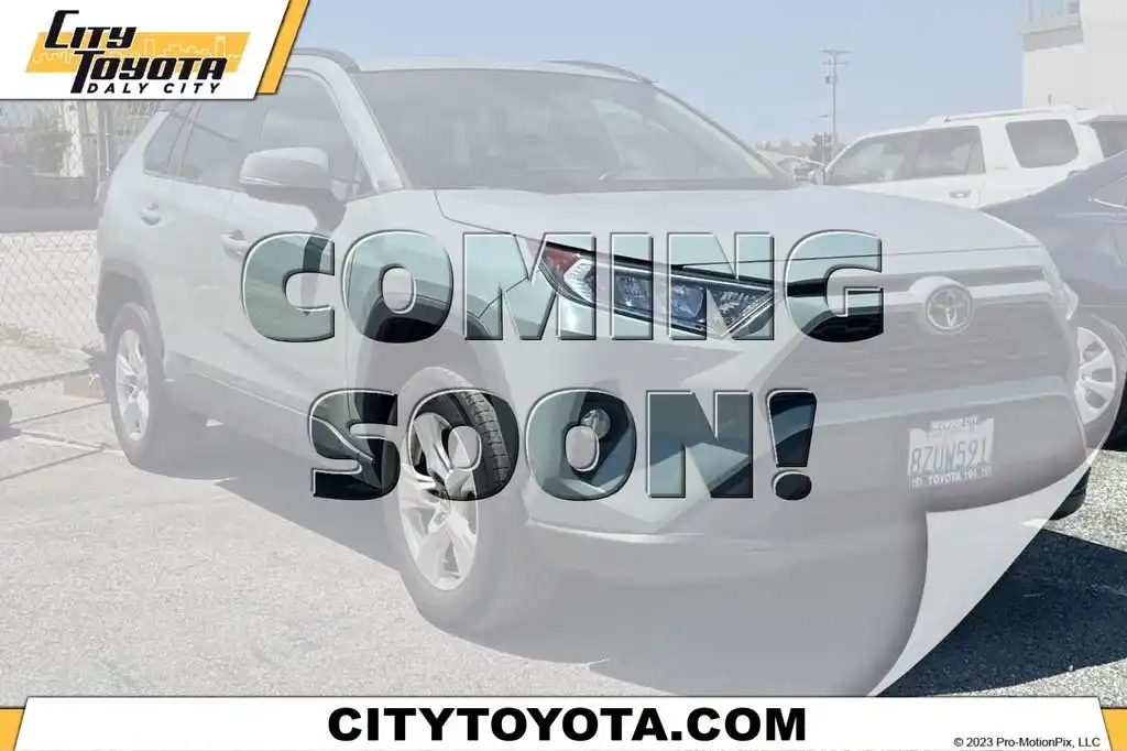 2021 Toyota RAV4 XLE AWD's photo