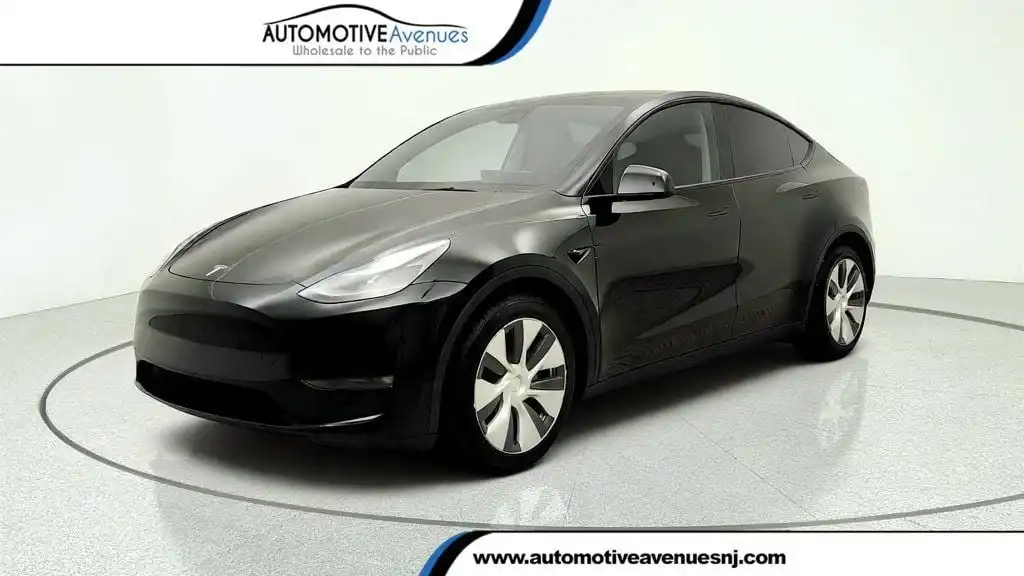 2024 Tesla Model Y Long Range Dual Motor All-Wheel Drive's photo