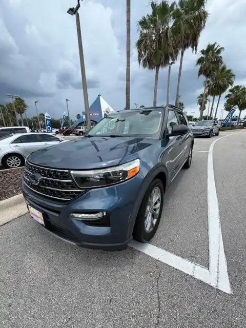 2020 Ford Explorer XLT RWD's photo