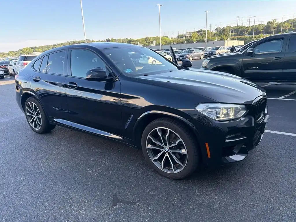 2021 BMW X4 xDrive30i's photo