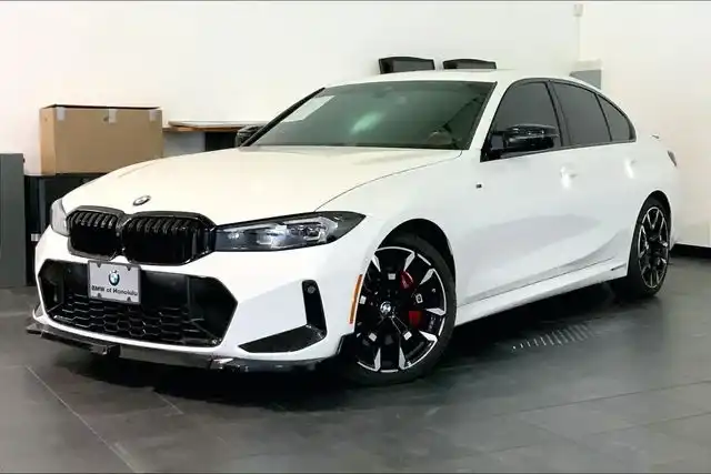 2025 BMW 3 Series 330i Sedan's photo
