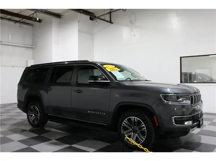 2024 Jeep Wagoneer L Pre-Owned 2024 Jeep Series II's photo