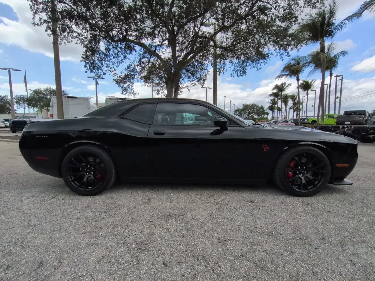 2016 Dodge Challenger SRT Hellcat photo 4