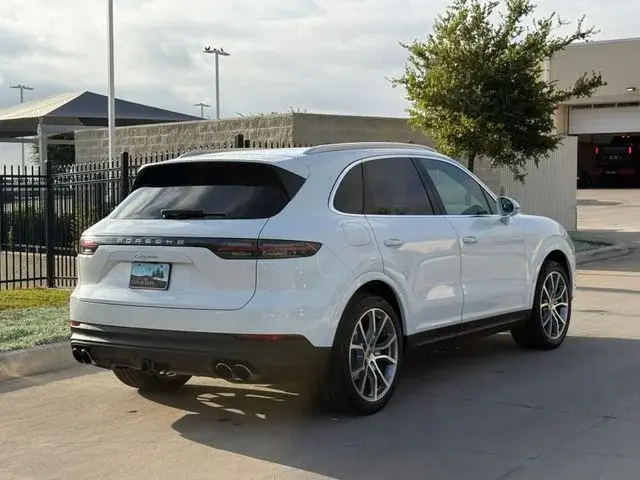 2019 Porsche Cayenne Base photo 4