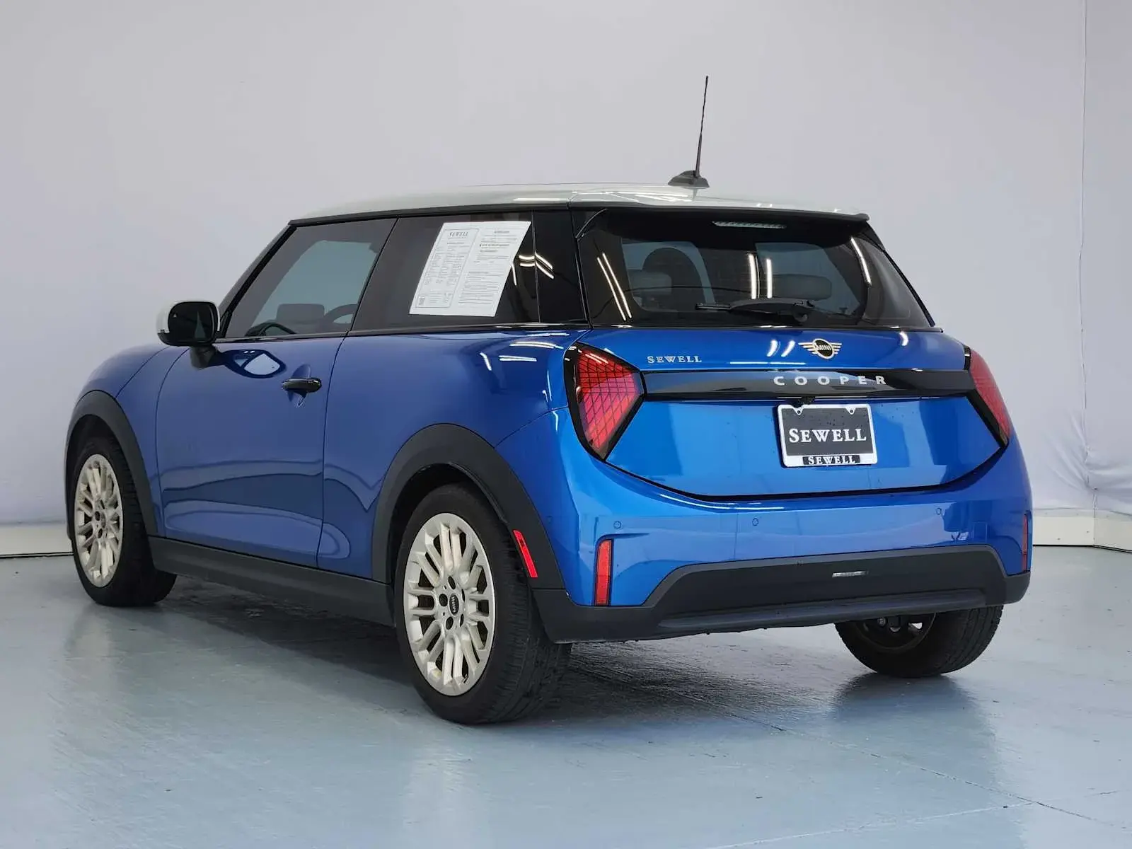 2025 MINI Hardtop Cooper photo 3