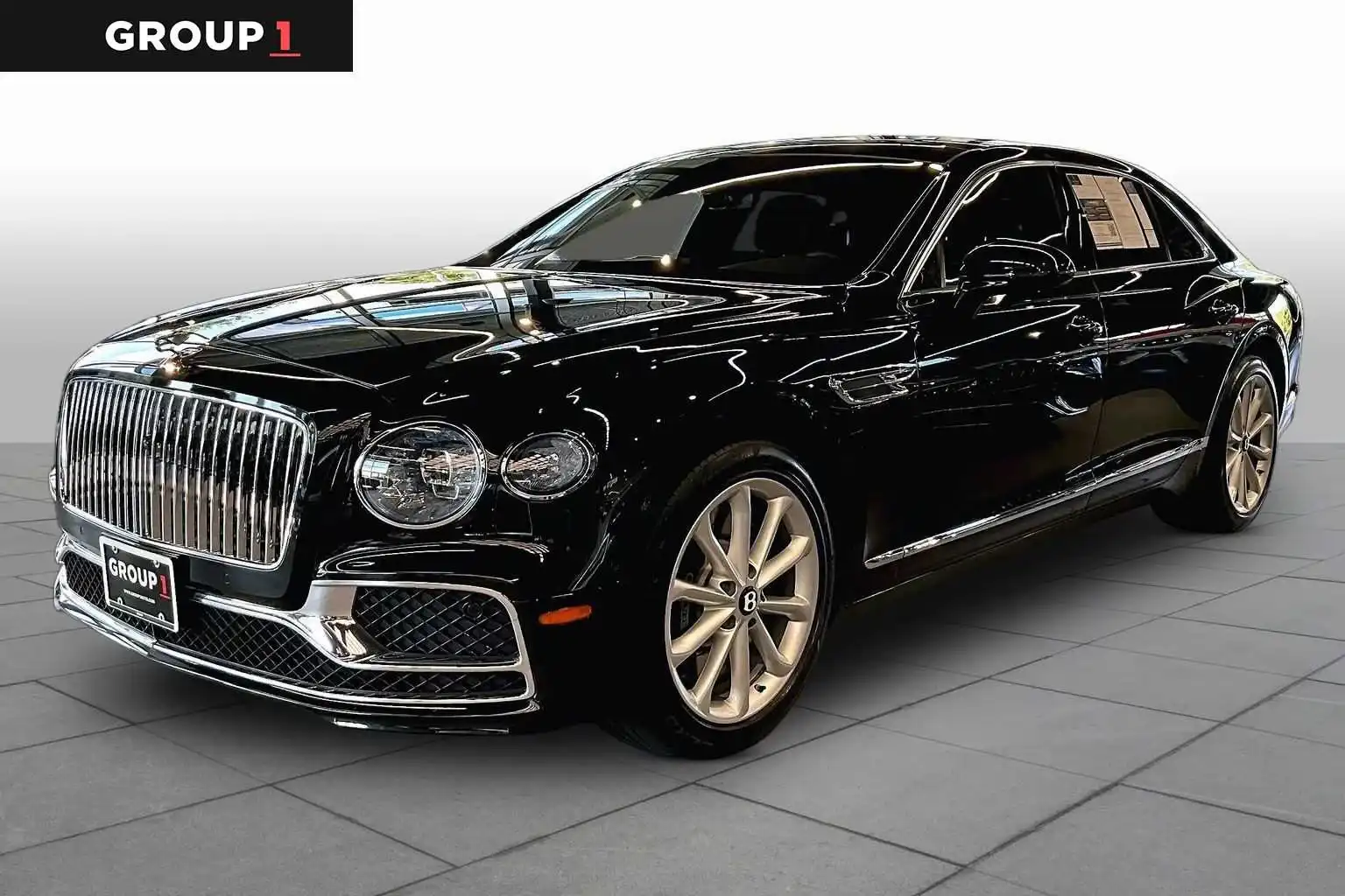 2023 Bentley Flying Spur Hybrid S's photo
