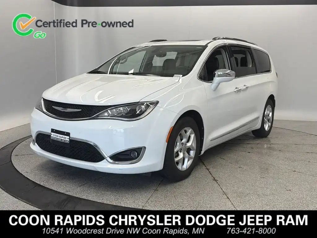 2020 Chrysler Pacifica Limited's photo