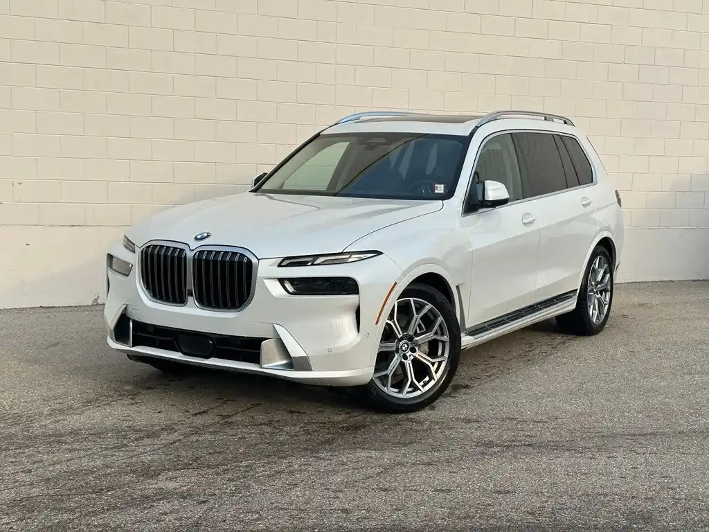 2025 BMW X7 xDrive40i's photo