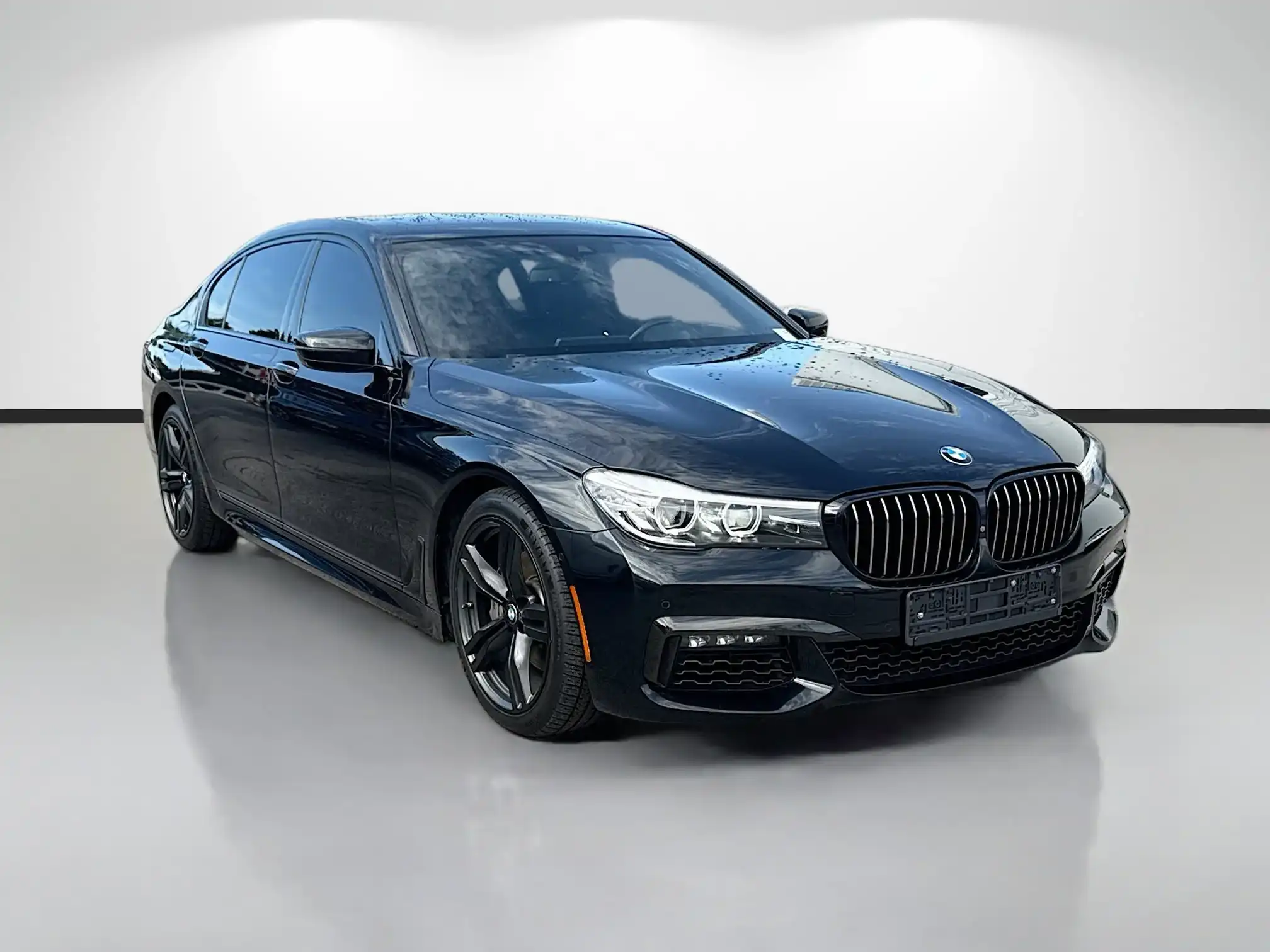 2019 BMW 7 Series 740i's photo