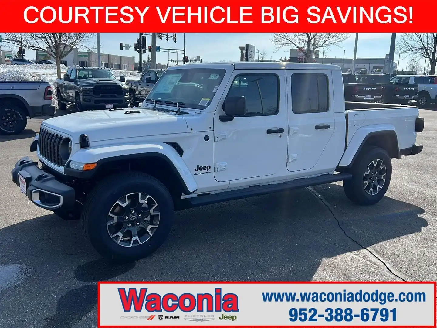 2026 Jeep Gladiator Sahara Auto's photo