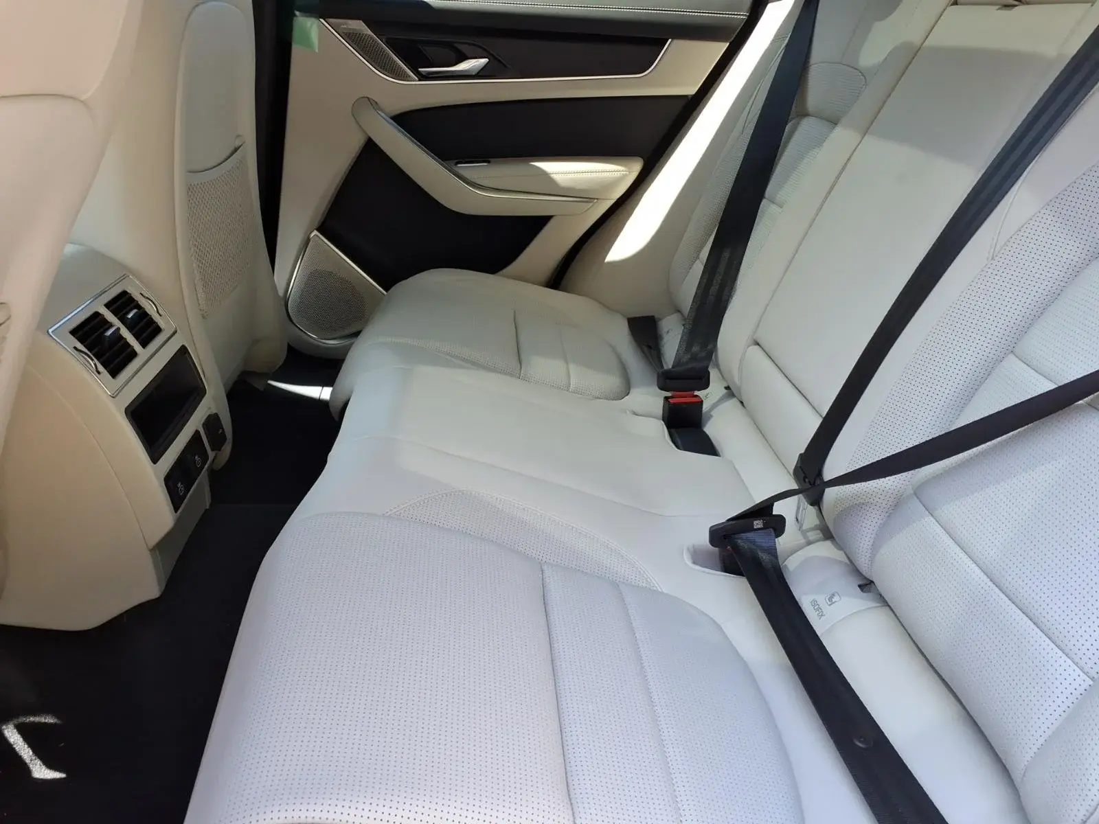 2026 Jaguar F-PACE P250 R-Dynamic S photo 5