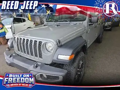 2023 Jeep Gladiator Sport S's photo