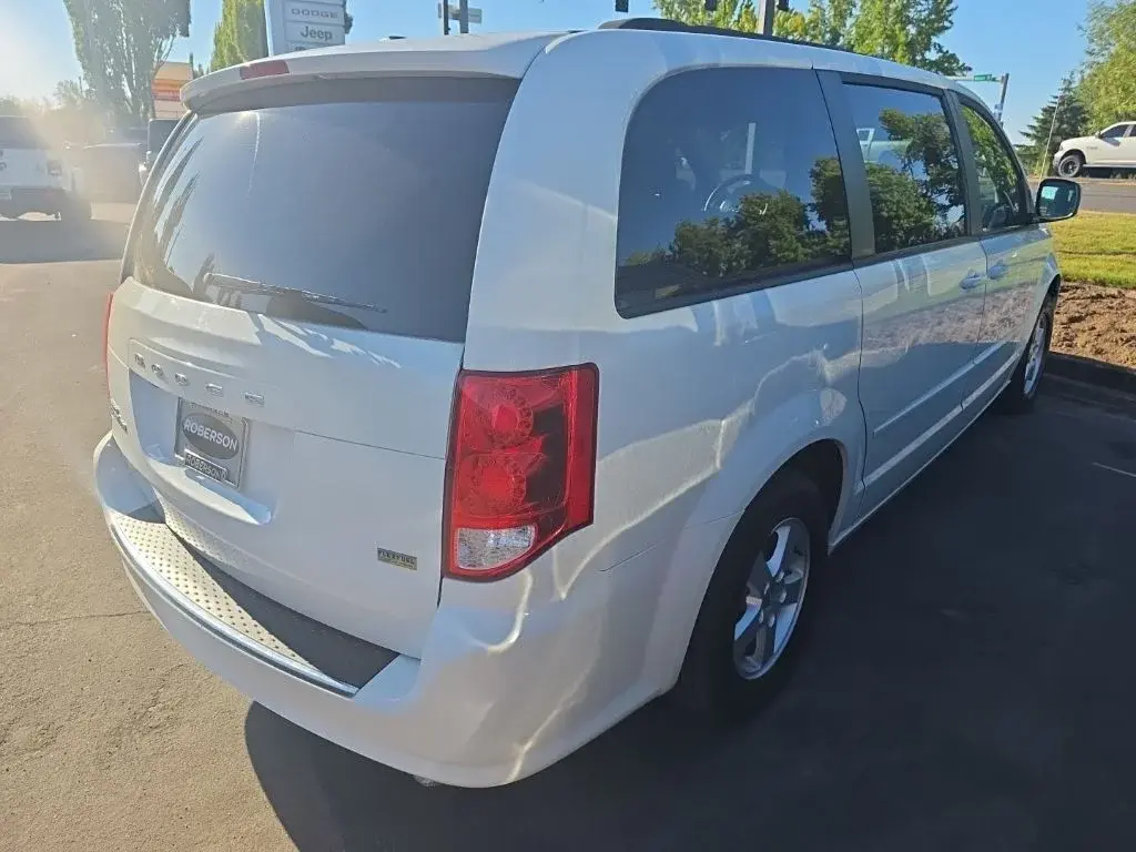 2012 Dodge Grand Caravan SXT photo 5