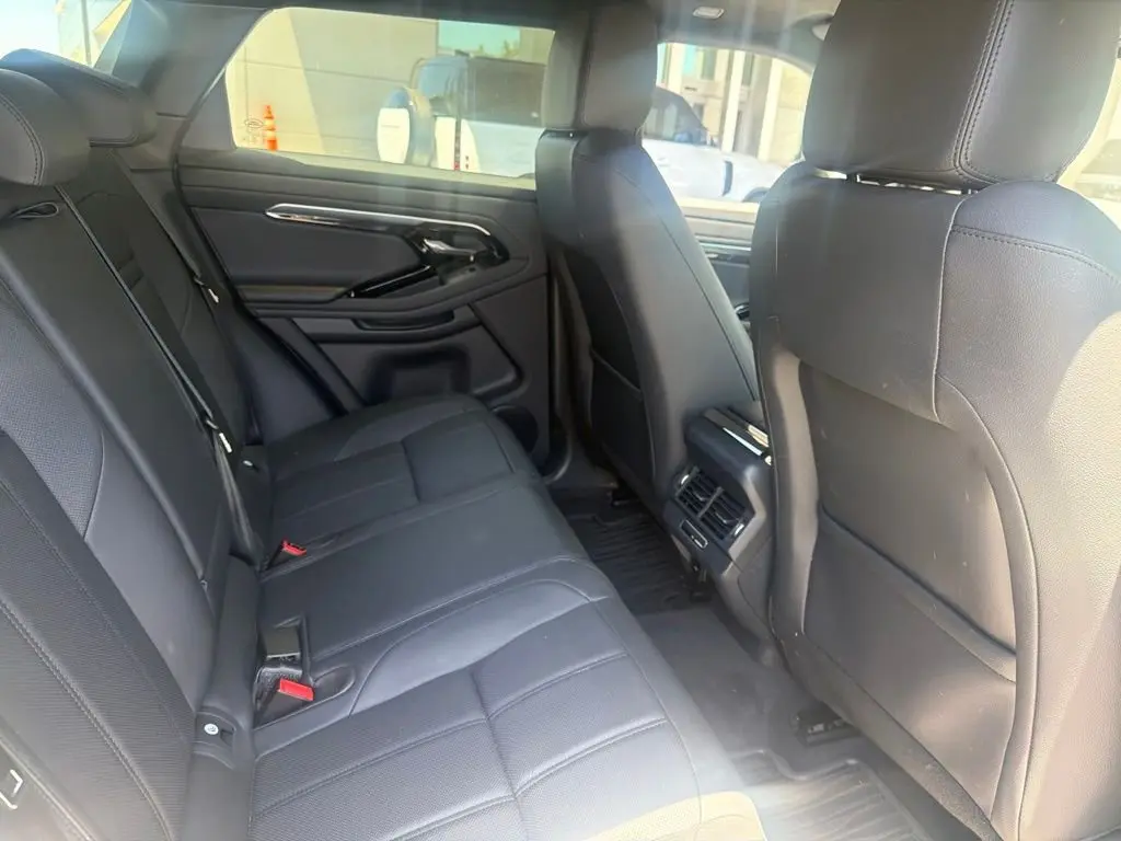 2023 Land Rover Range Rover Evoque R-Dynamic S photo 5
