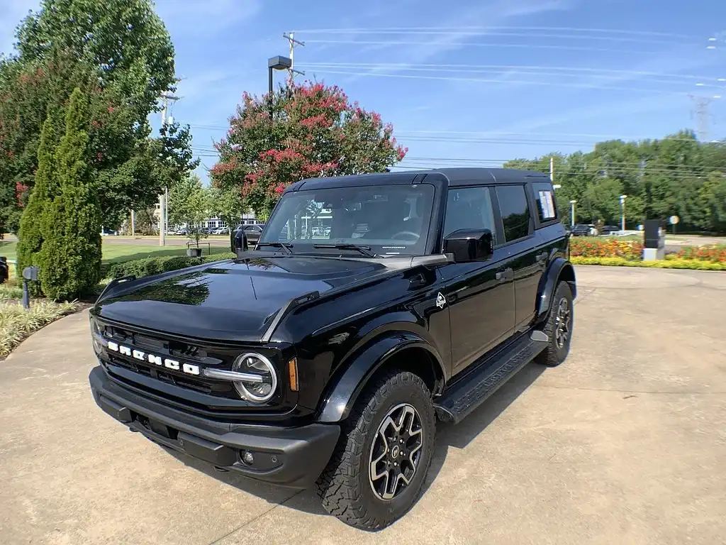 2026 Ford Bronco Outer Banks 4WD's photo